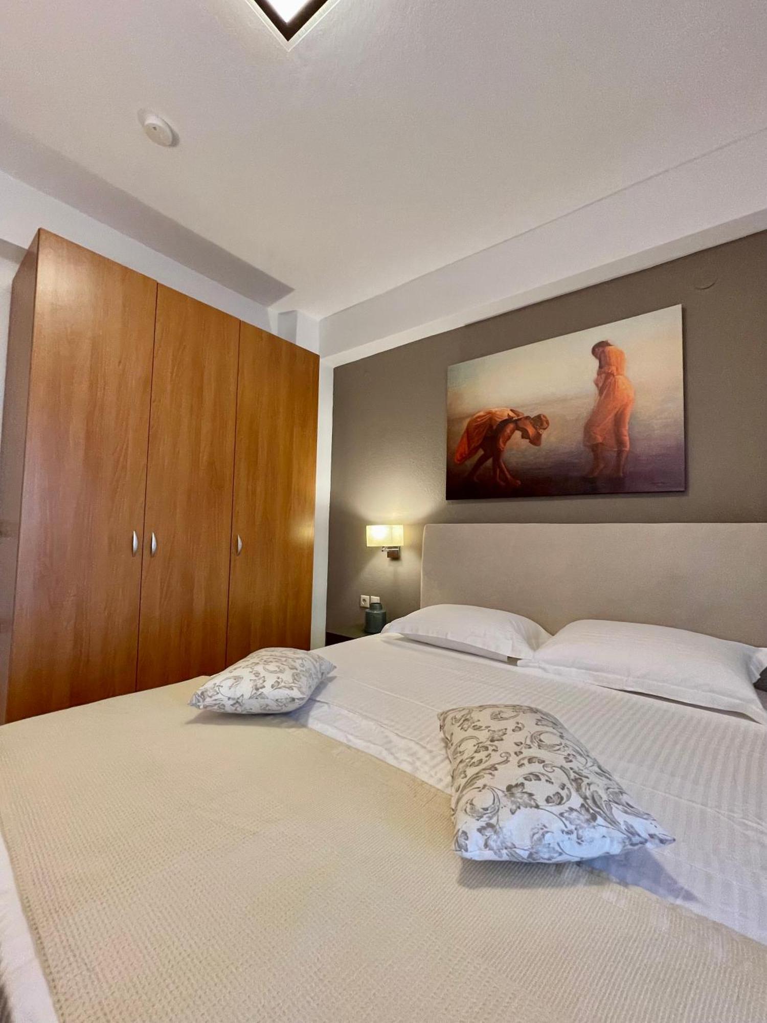 Koumaros Aparthotel Aya Paraskevi Dış mekan fotoğraf